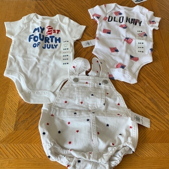 𝅺NWT 3 pieces 4th of July outfit 3-6 mths - Picture 1 of 5